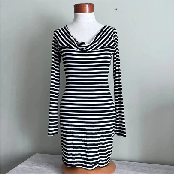 Soprano Dress Size Small - Picture 5 of 10